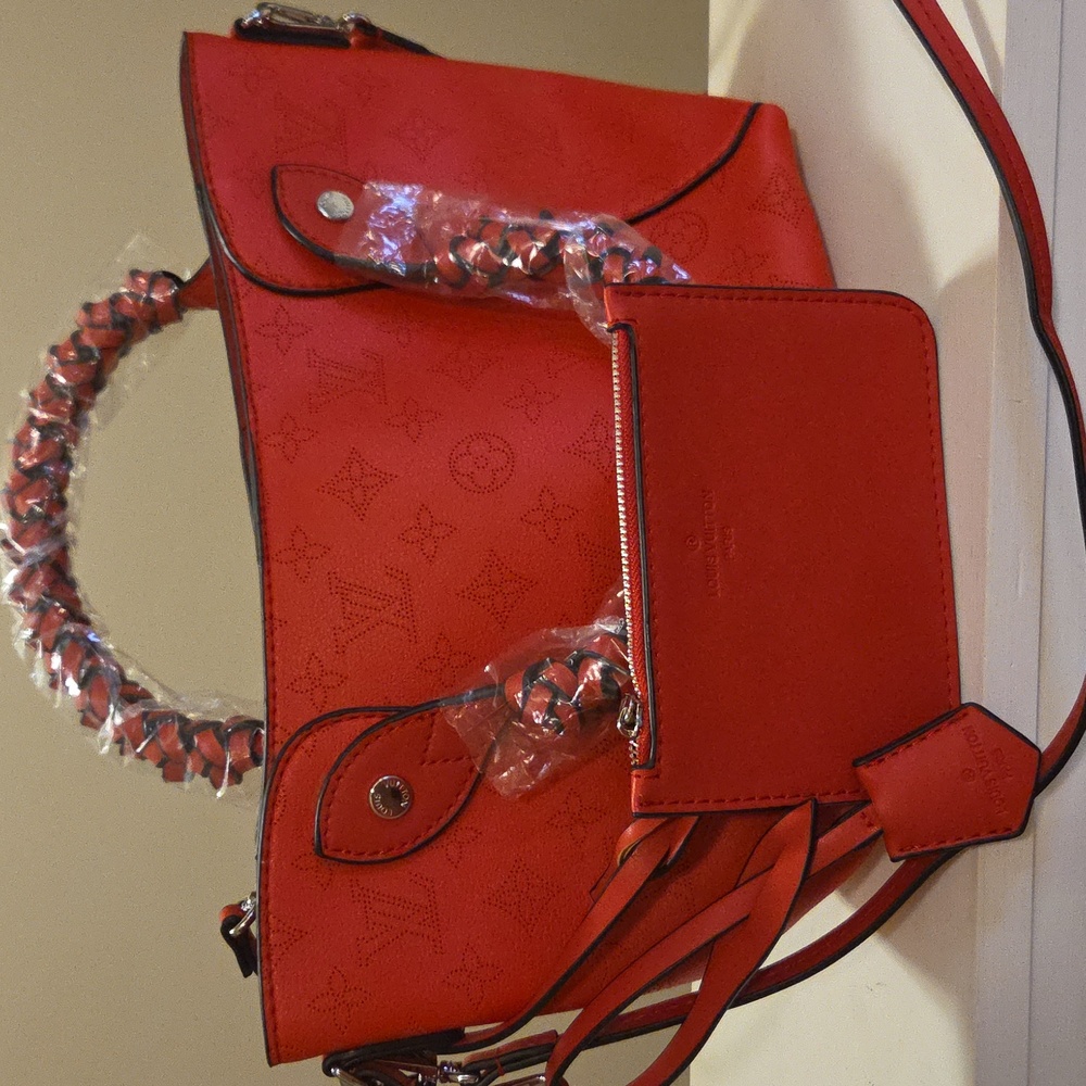 Stunning! Red Designer Bag Includes Wallet & Extra Strap*ResonableOffersWelcome*